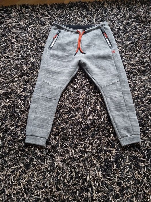 Superdry- spodnie dresowe OKAZJA