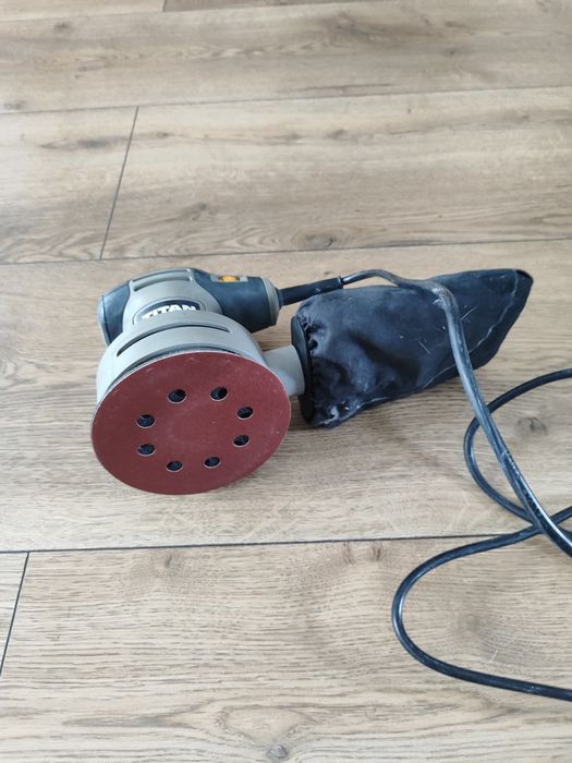 Szlifierka oscylacyjna Titan 300wat z regulacją obrotów, rok 2024