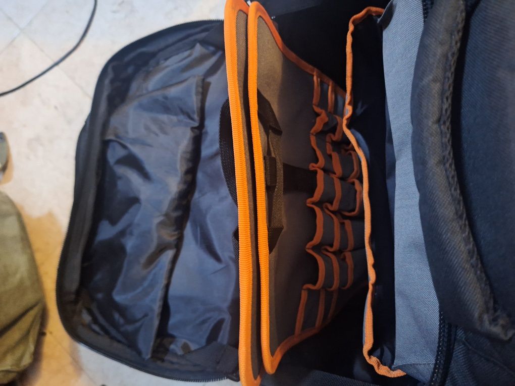 Mochila DEXTER  multiusos.