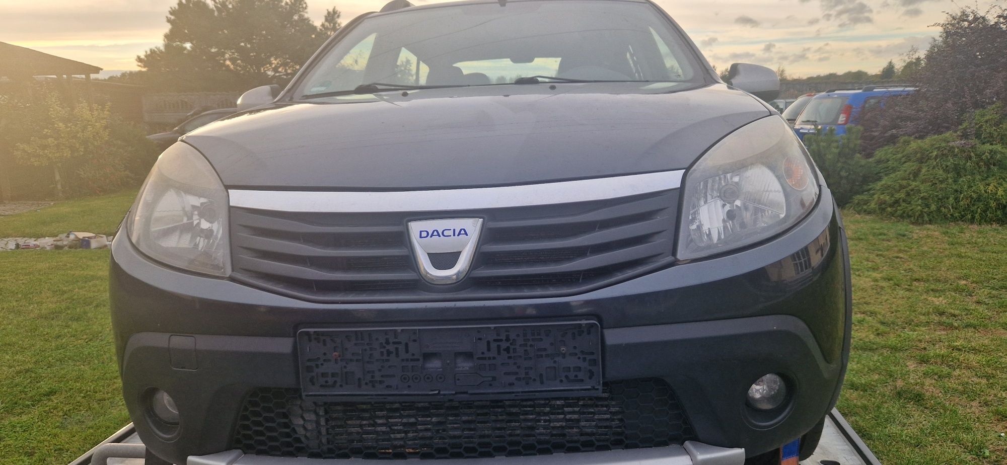 Dacia Sandero Stepway I  08-12 kpl przód maska zderzak lampy części