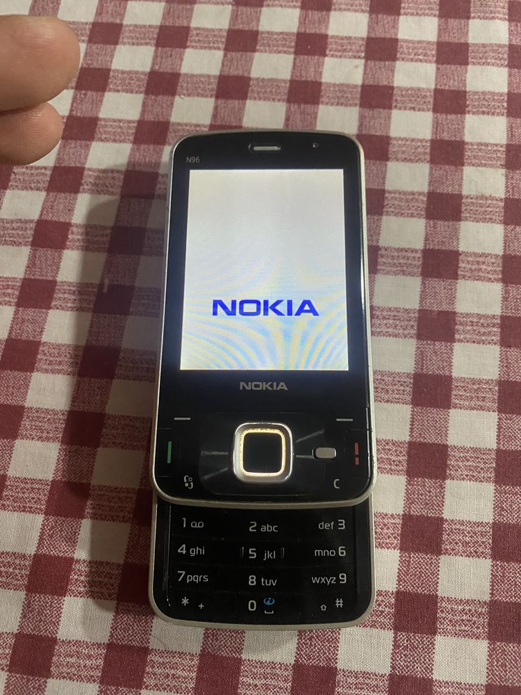 Nokias antigos tenho vários a seu dispor