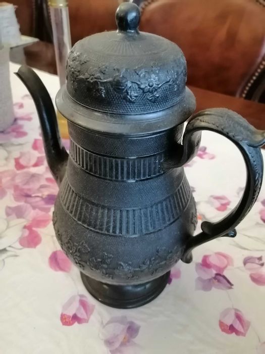 Bule de metal preto com 23cm - Impecável