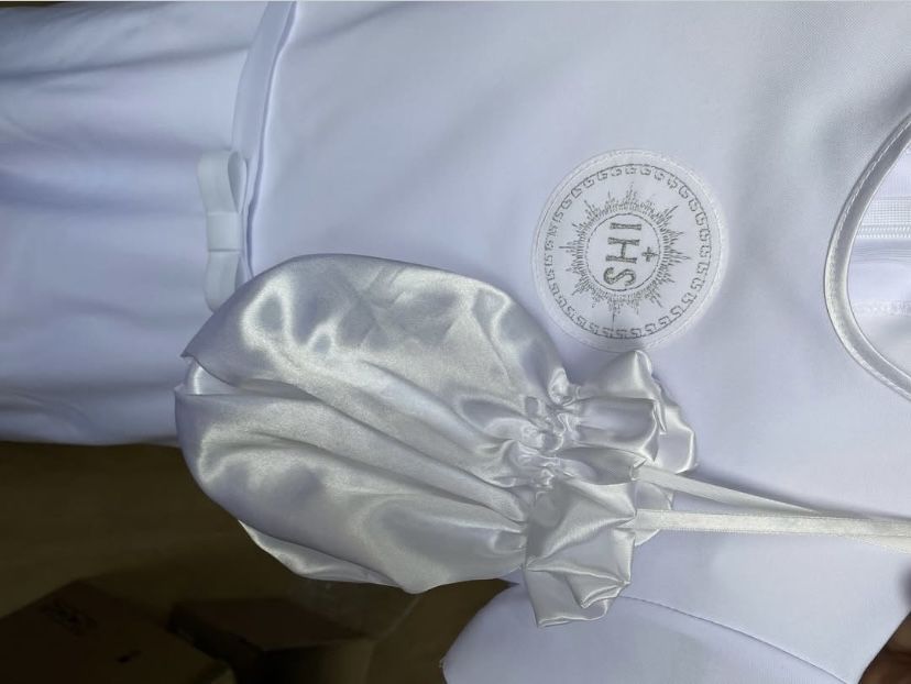 Alba dla szczuplej wysokiej dziewczynki