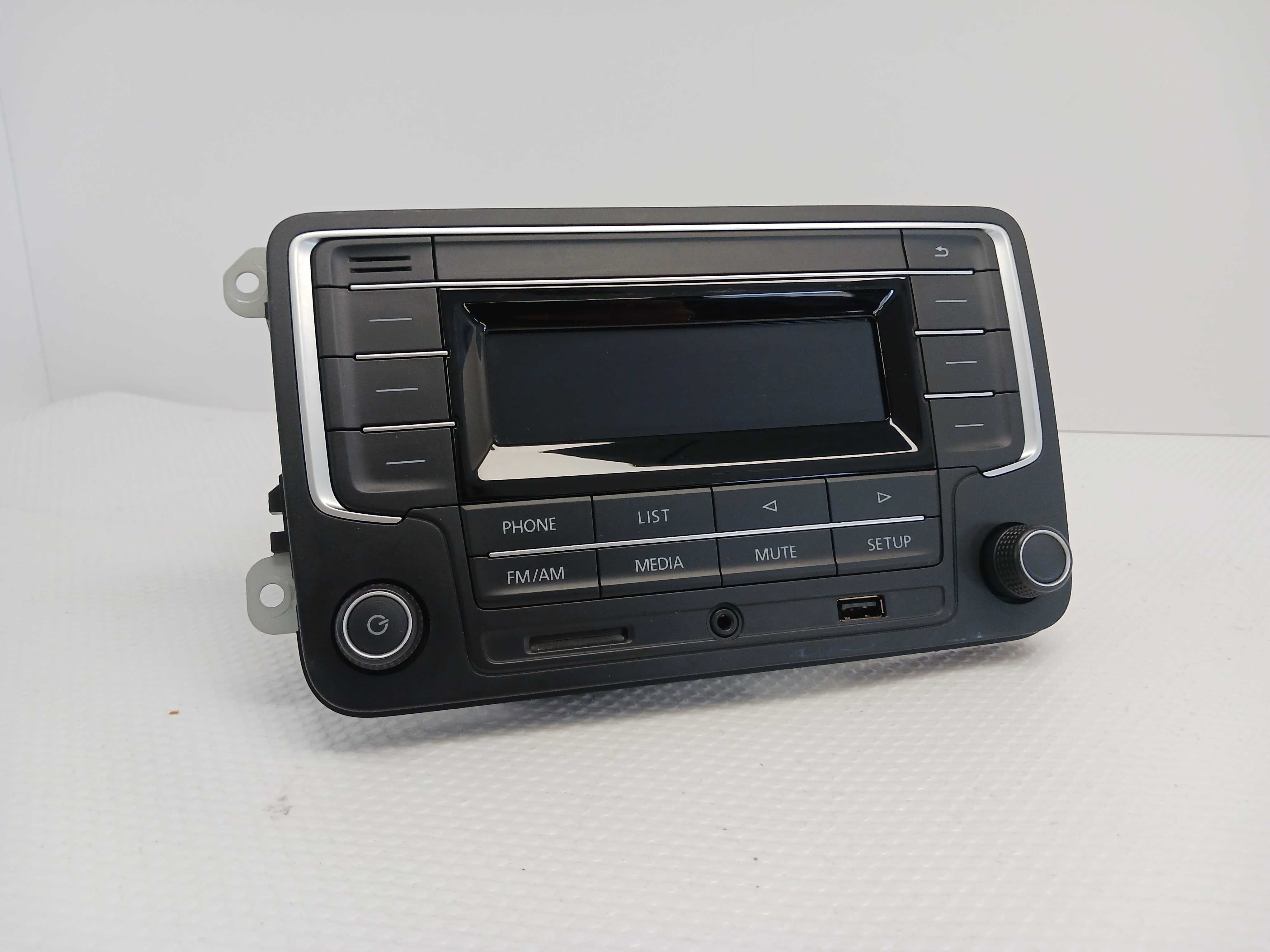 VW Golf Passat T6 Radio Usb BT Aux SD 7F00---35153 z kodem