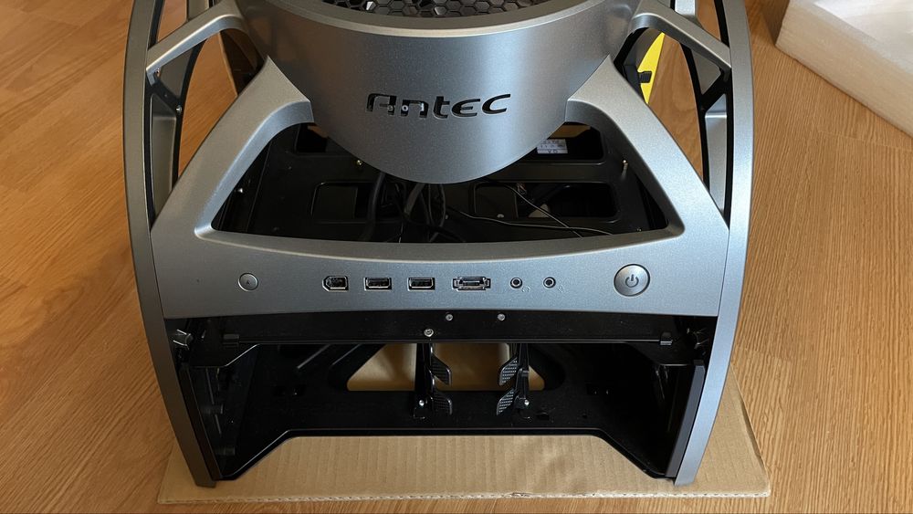 Antec Skeleton - como nova