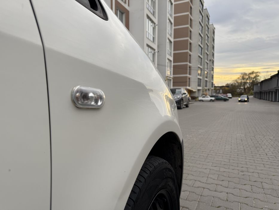 Volkswagen Caddy 2007 Рідна фарба