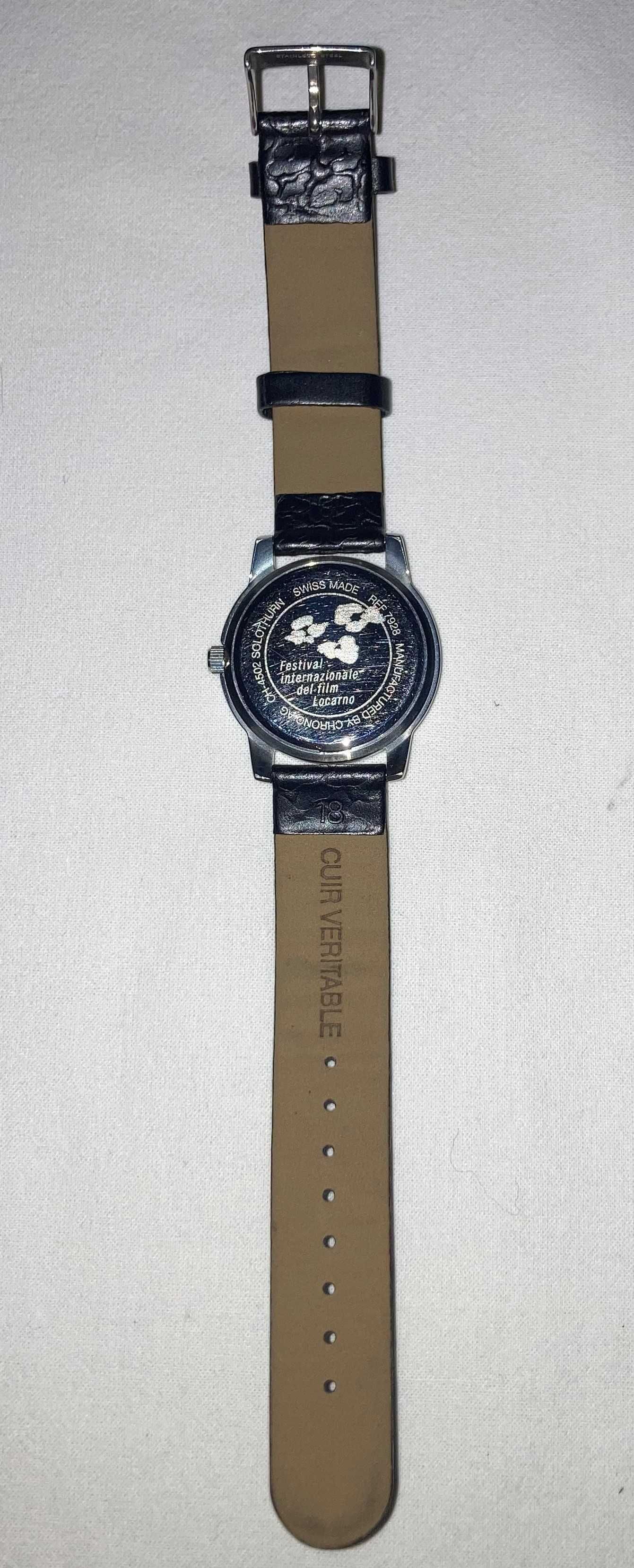 Wyjątkowy szwajcarski zegarek z grawerowaną stalową kopertą