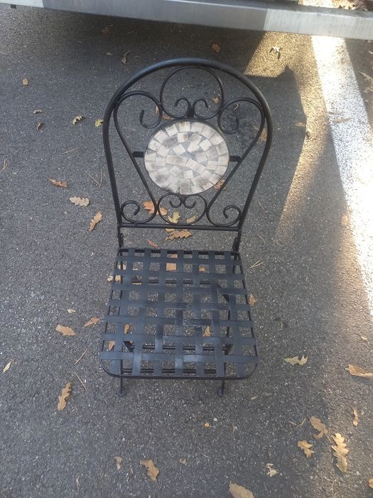 Cadeiras de jardim é uma antiguidade