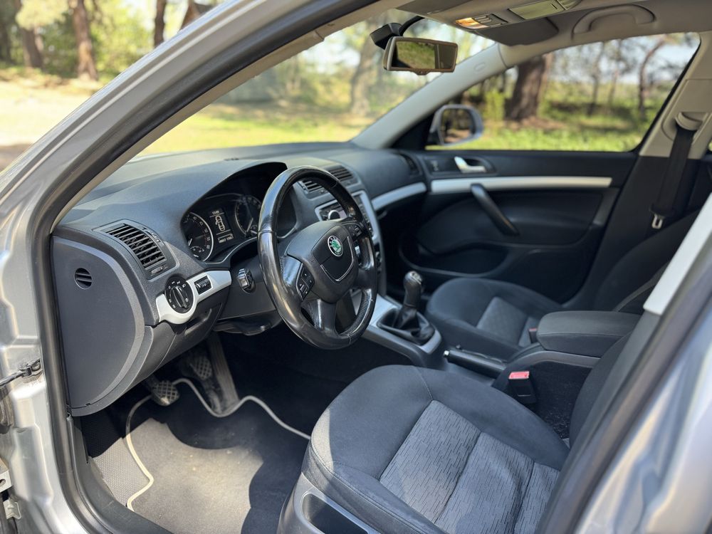 Продам автомобіль Skoda Octavia A5 (2010 рік, 1.6 дизель, рестайлінг)
