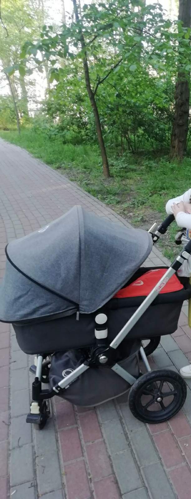 Продам коляску Bugaboo 2в1,со всеми комплектующими