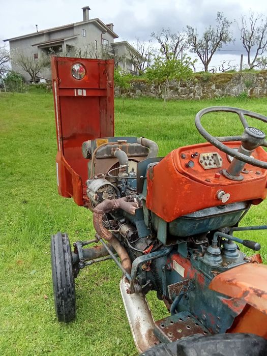 kubota L2000 em bom estado