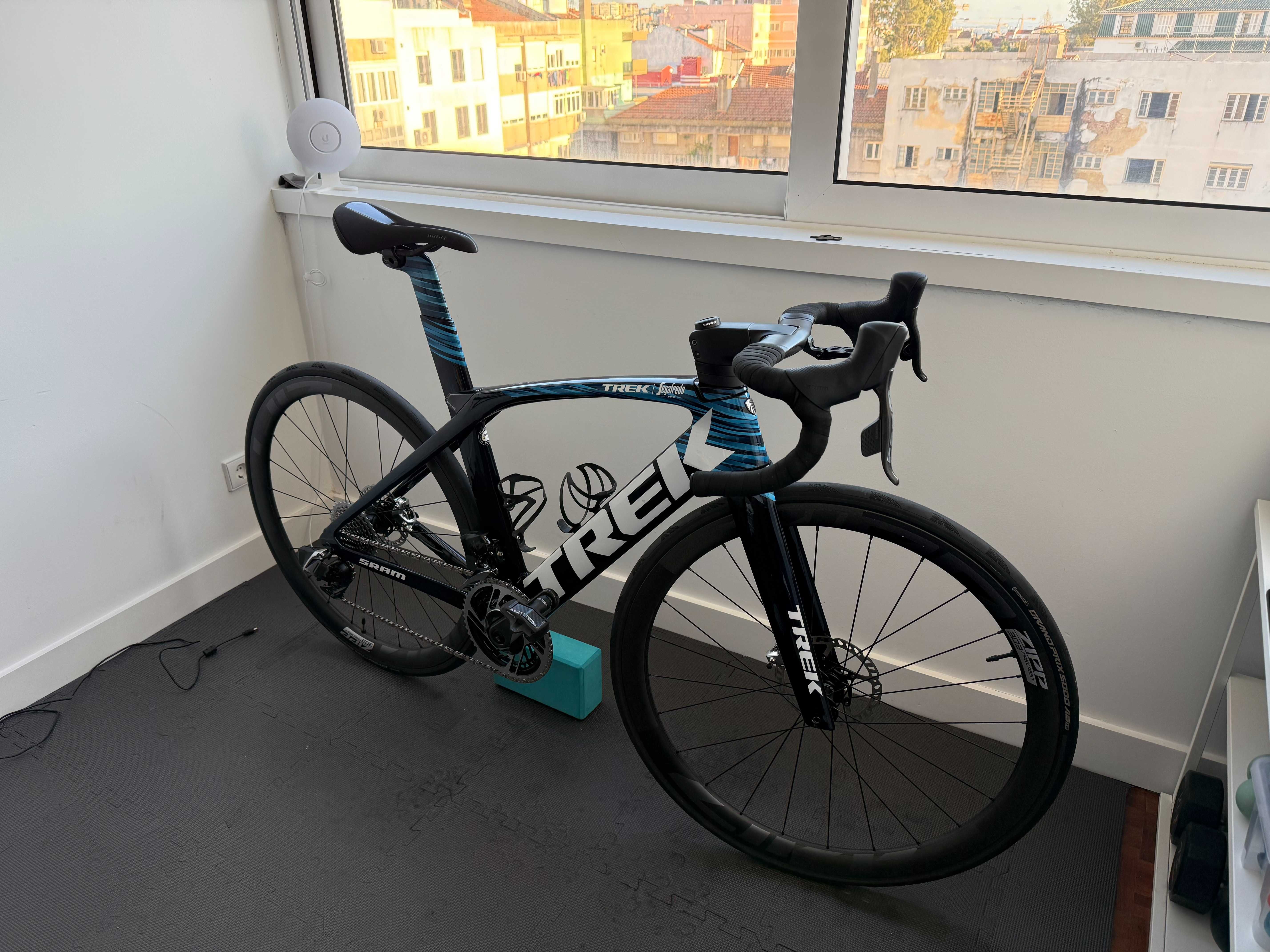 Trek Madone SLR 6 SRAM AXS 52