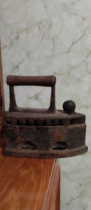 Вугільна старовинна  праска