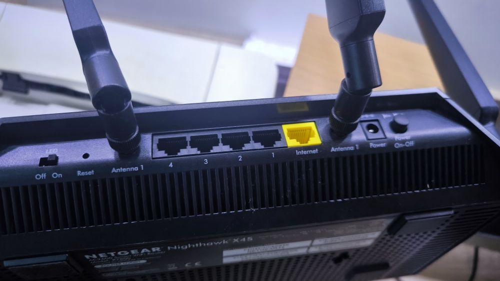 Роутер Netgear Nighthawk X4S R7800
This R7800-100NAS Netgear Nighthawk