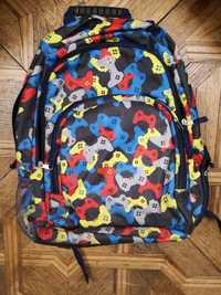 Plecak kolorowy szkolny dla dziecka trzy kieszenie główne idealny