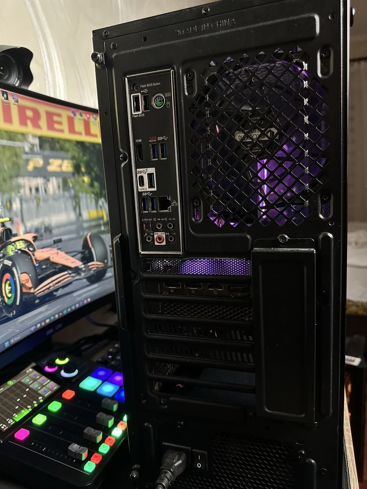Персональний комплютер. AMD Ryzen 7 2700x. AMD 6600xt