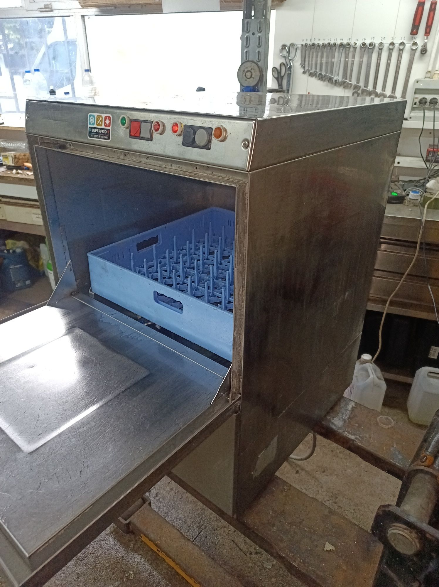 Máquina de lavar pratos cesto 500