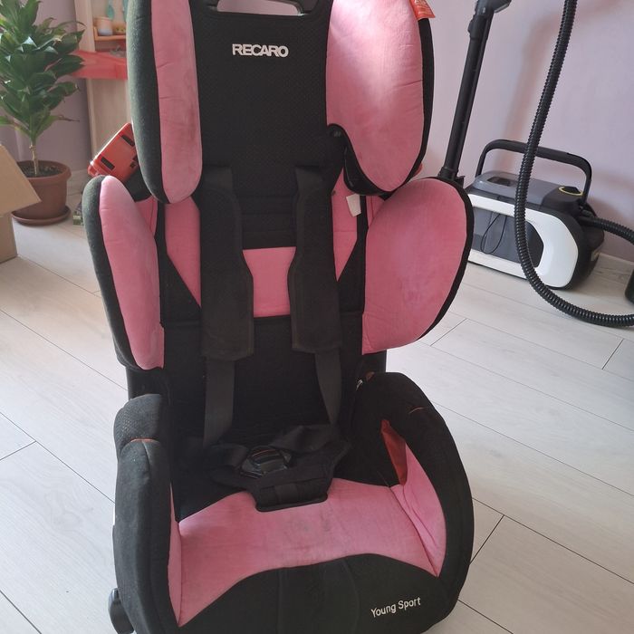 Продам автокрісло Recaro