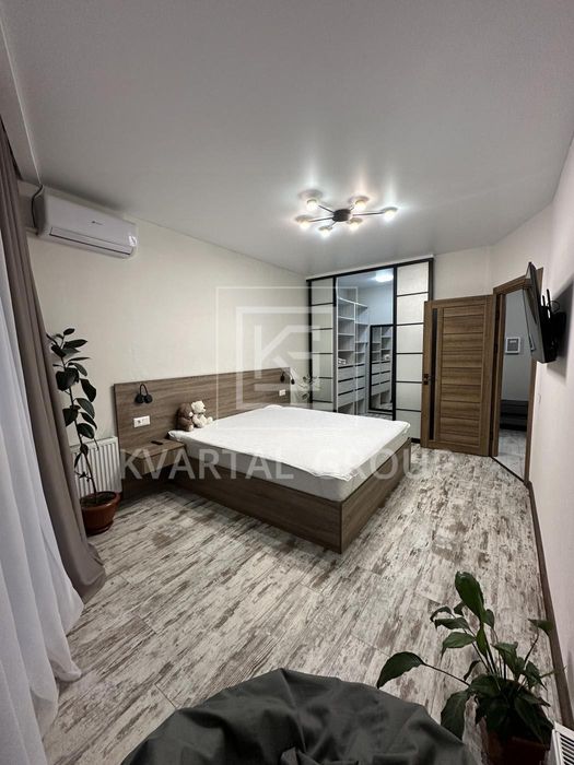 Продаж квартири з новим ремонтом, яка розташована серед 2-х парків.Газ