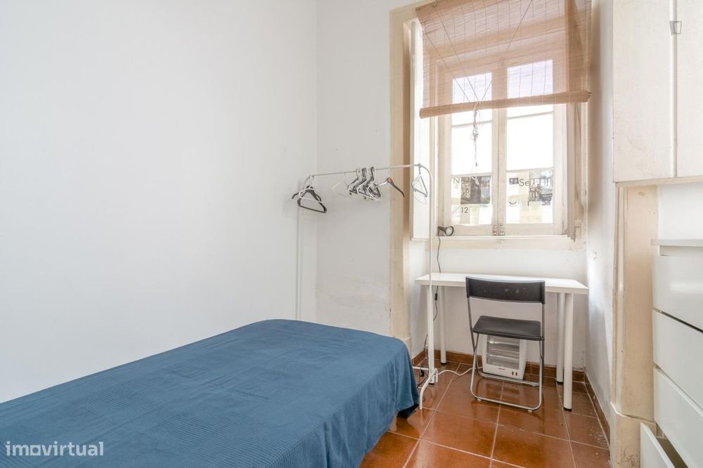 39930 - Quarto com cama de solteiro em...