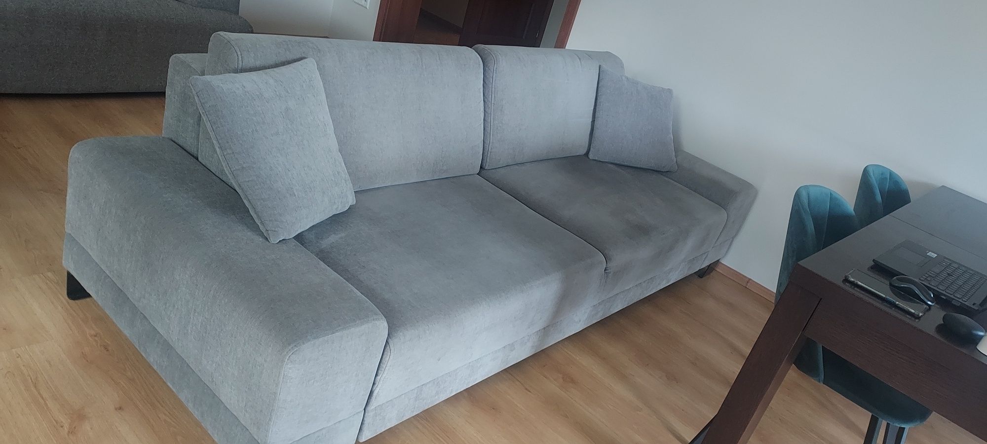 Sofa do salonu z funkcją spania.