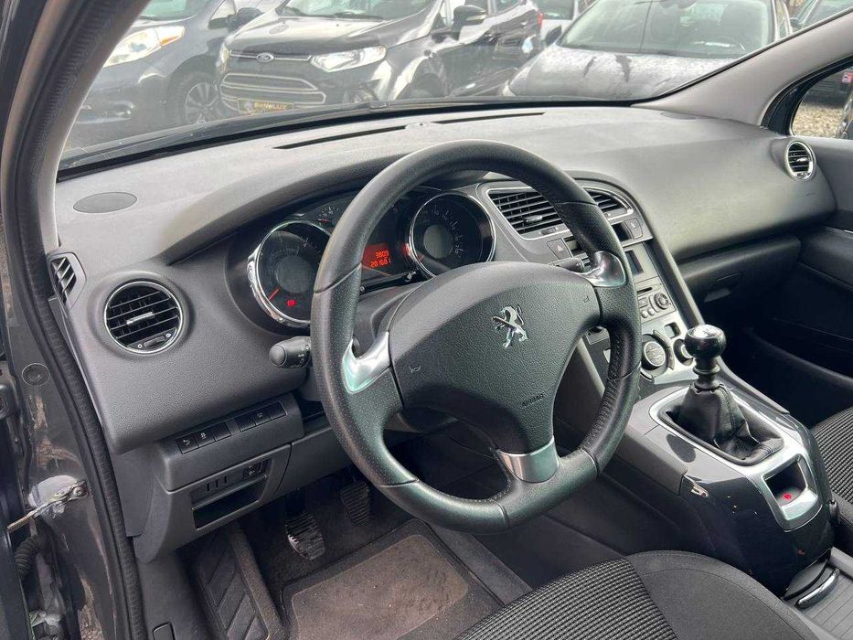 Peugeot 5008 2015р.в 1.6 дизель