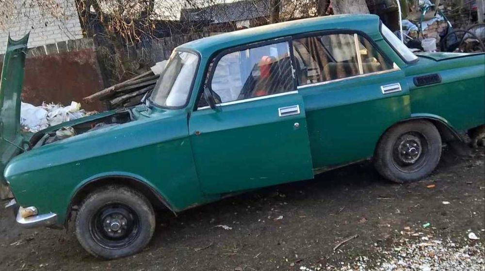 Продаю Москвич 2140