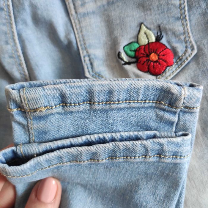 Джинсы для девочки