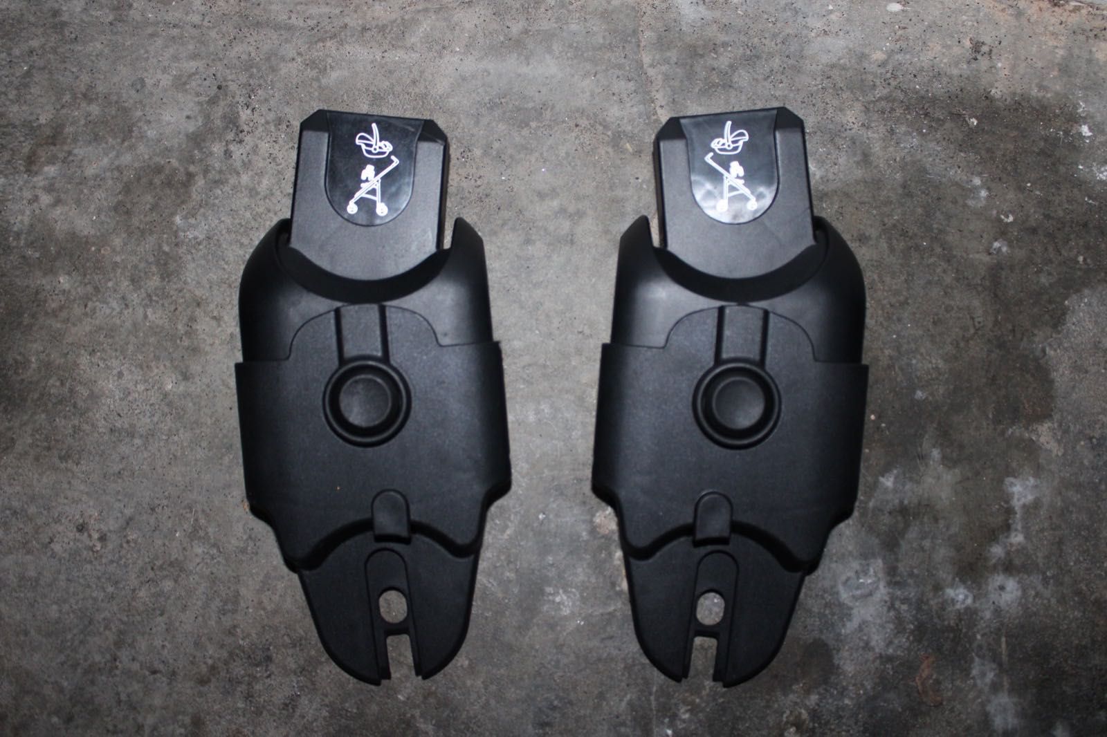 Ovo marca MAXI COSI + redutor + adaptadores ao carro passeio