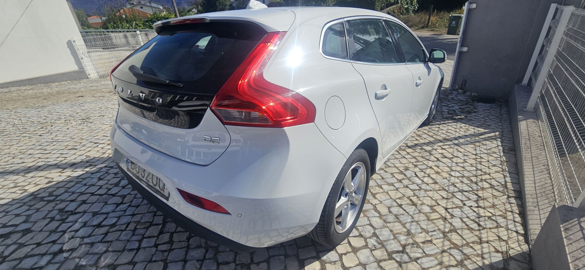 Volvo v40 1.6D 160€/Mês