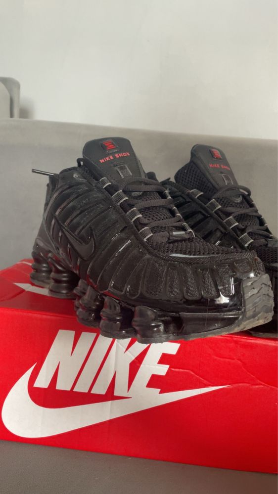 Nike shox czarne 45