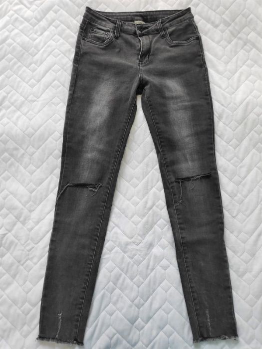 Nowe Jeansy Vintage z przetarciami, postrzępione nogawki rozmiar S