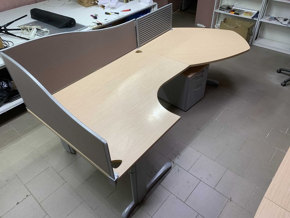 Стол офисный Steel Case(США) с перегородками Б/У в хорошем состоянии