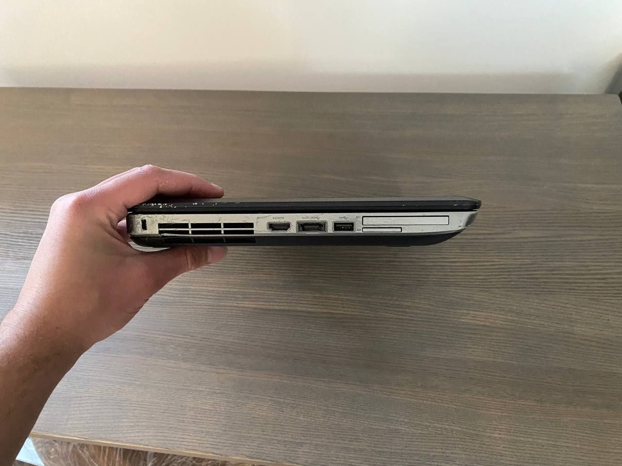 Latitude E5530

8 GB ОЗУ

Intel core i5-2430M 2.40GHz, 2 ядра, 4 логич