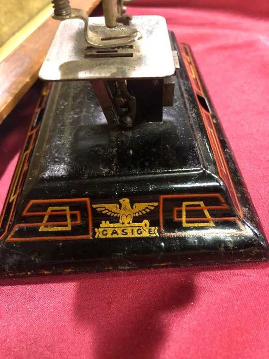 Máquina costura miniatura