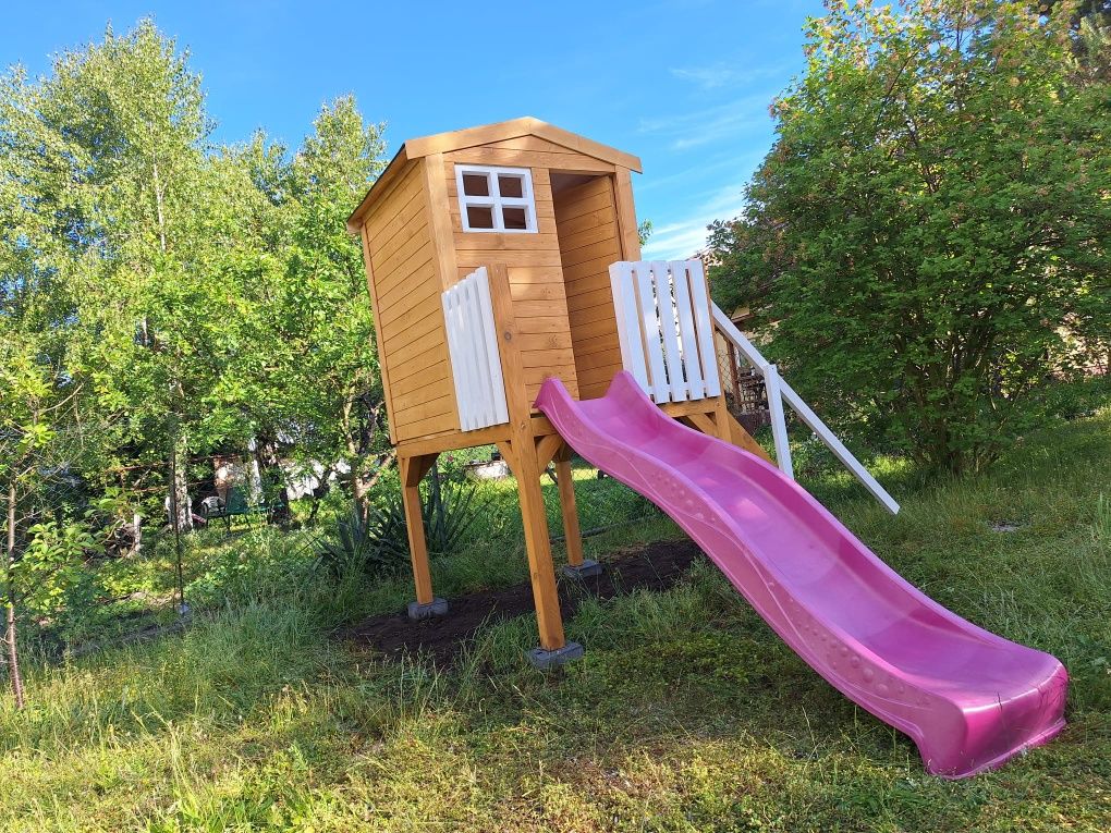 Plac zabaw Domek Wiktor vol.2 zjezdzalnia huśtawki