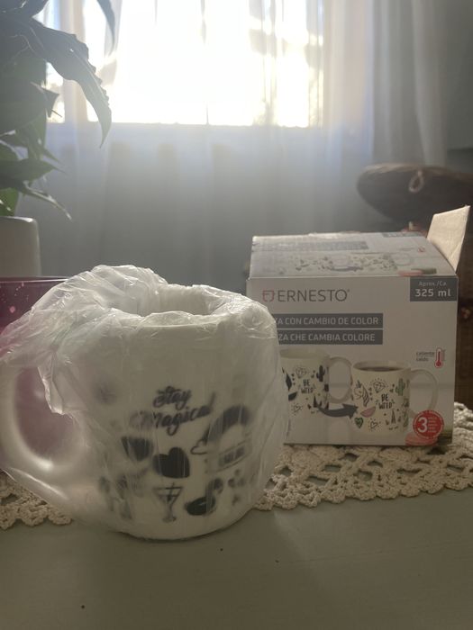Caneca magica que muda de cor