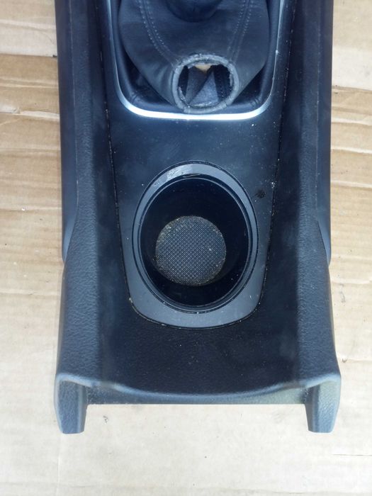 toyota AVENSIS T27 15-18 ramka panel zmiany biegów gałka