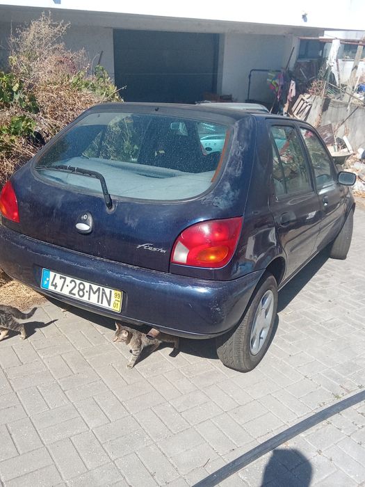 Ford fiesta ano 1999 a gasolina