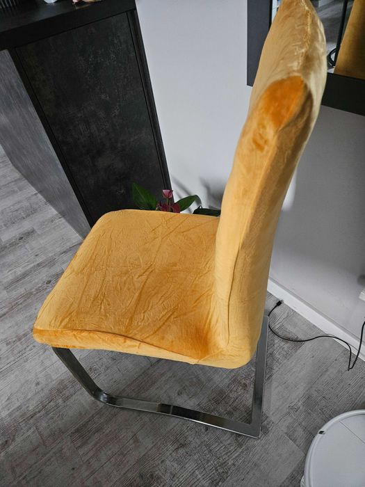 Pokrowce na krzesła miękkie welurowe musztardowe 4 sztuki komplet