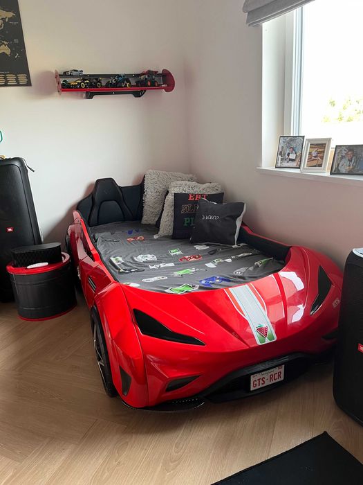 Gustowny zestaw mebli Cilek w stylistyce rajdowej dla prawdziwego fana