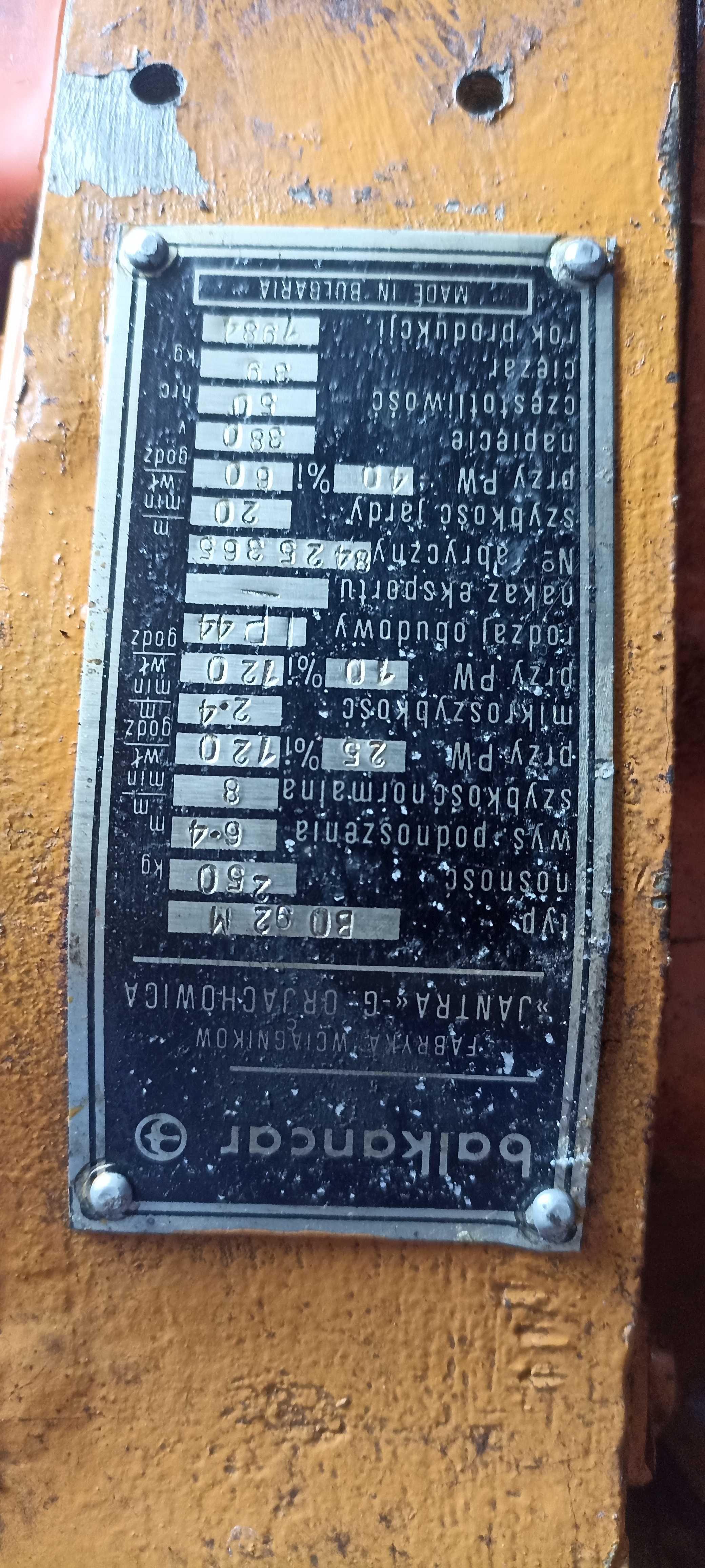 Wciągarka elektryczna BALCANCAR 250kg z pilotem, suwnica