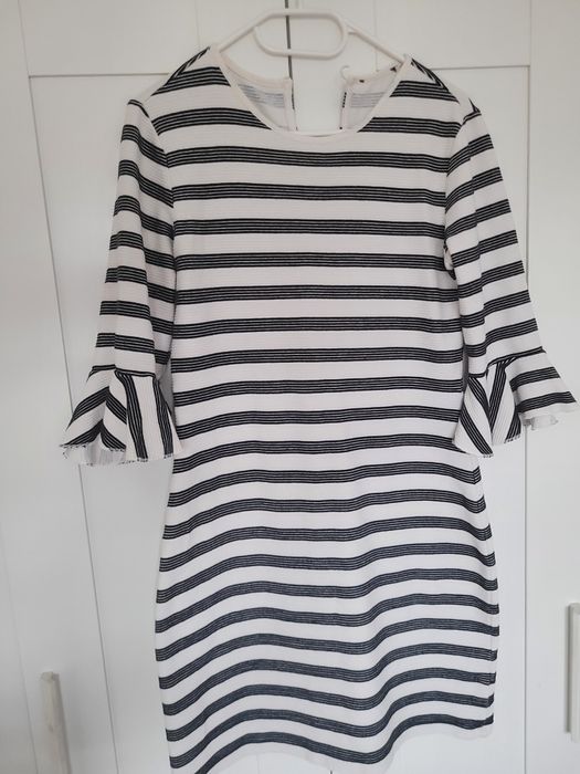 Sukienka w biało-czarne pasy rozm. L