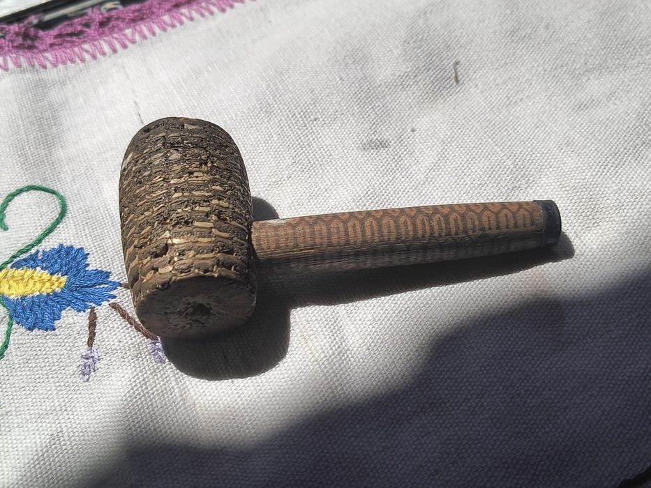 Stara fajka wykonana z kolby kukurydzy