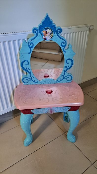 Toaletka frozen Kraina lodu grająca świecąca
