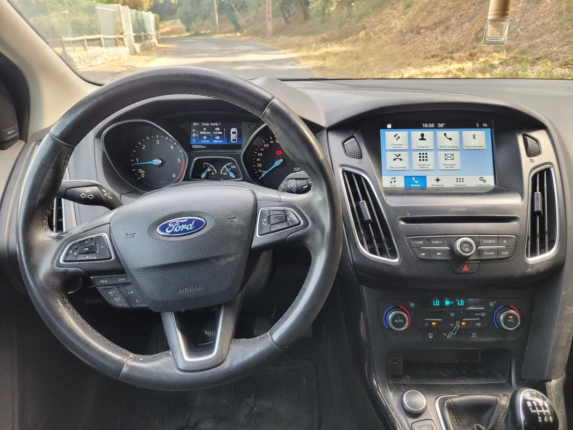 Carro Ford Focus 1.5 TDCI Titanium