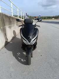 PCX 125 pouco usada