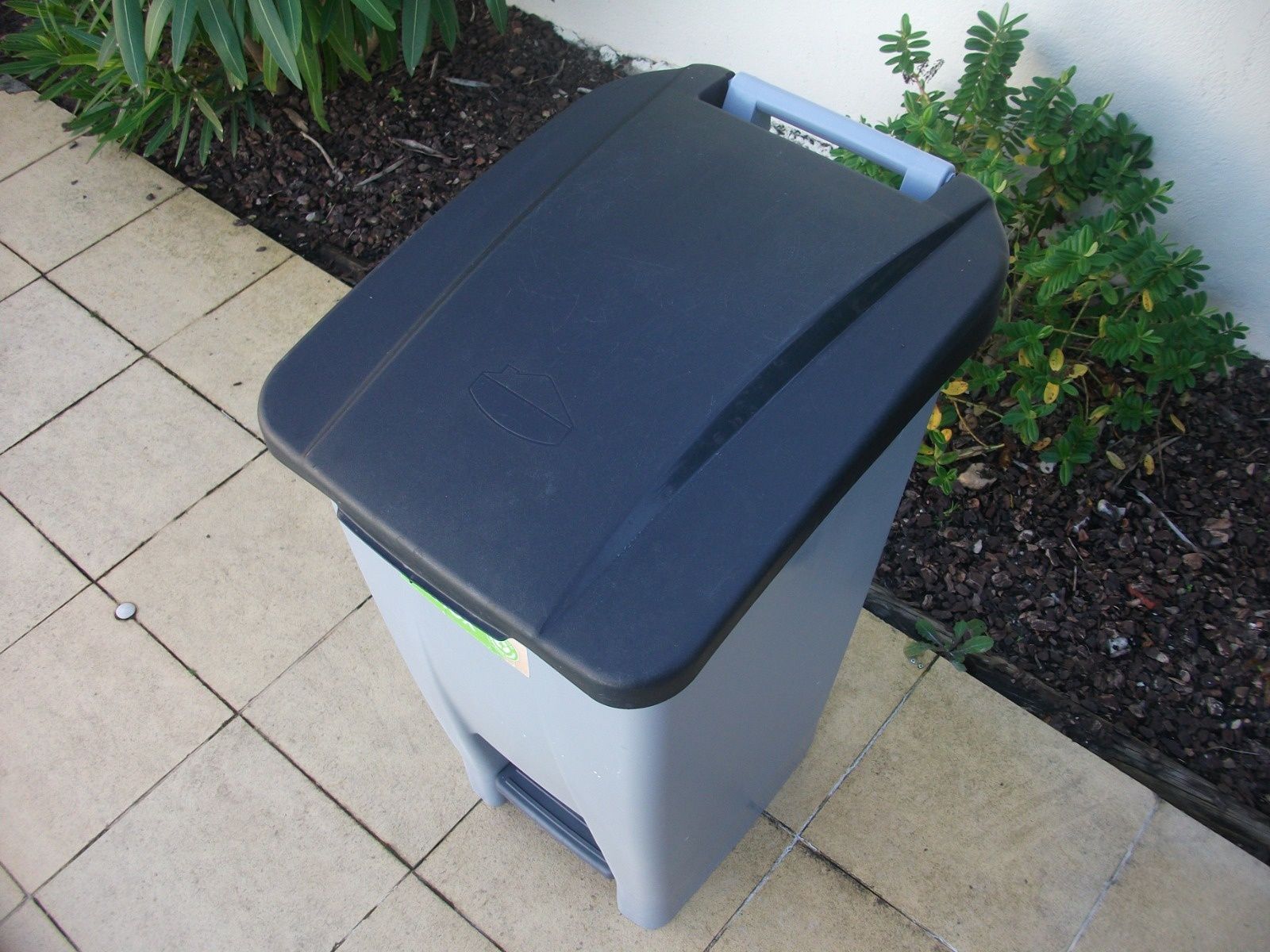 Contentor de Resíduos (60L) com rodas e pedal