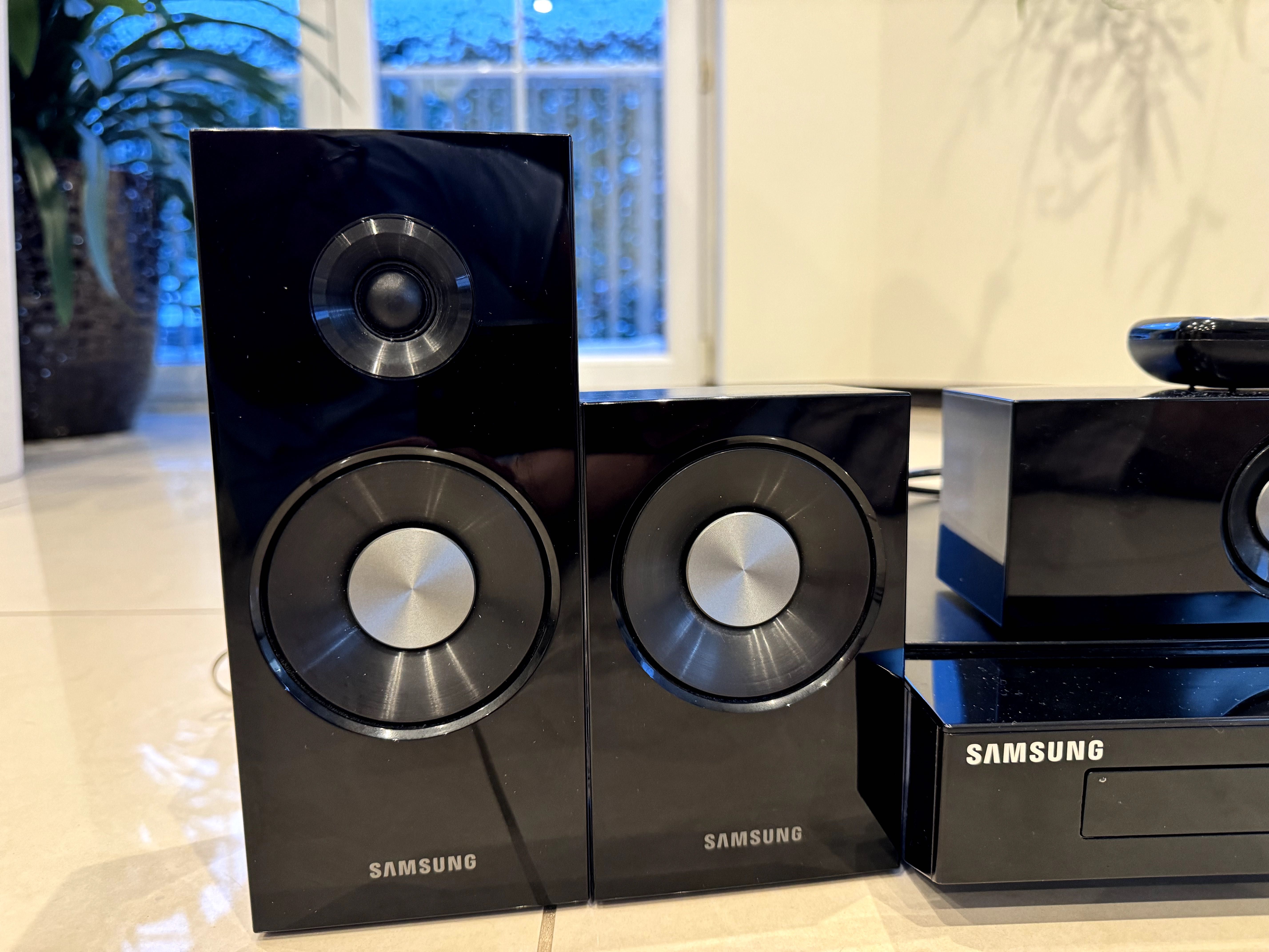 Kino domowe Samsung - 5 głośników i subwoofer