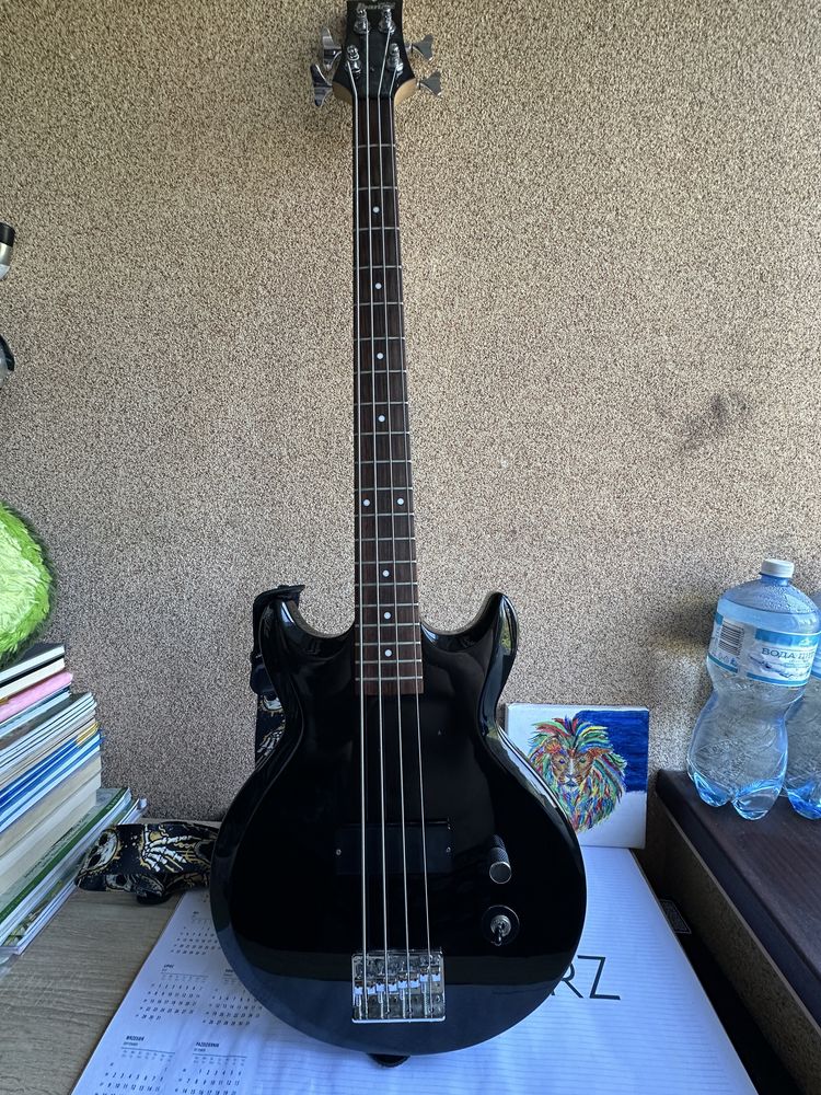 Продам бас гітару Ibanez Gio Soundgear GAXB150